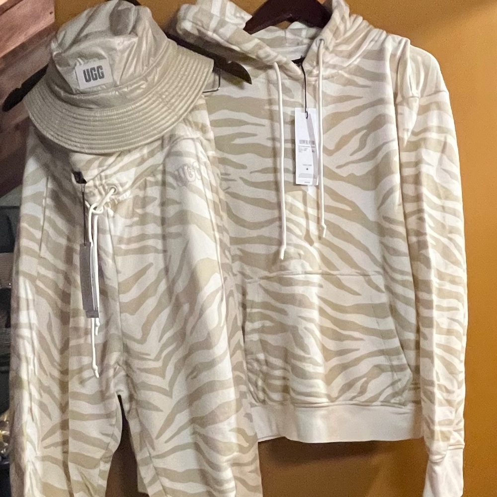 UGG 2-piece Jogger Set